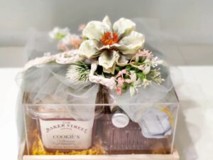 Attractive Acrylic Gift Box